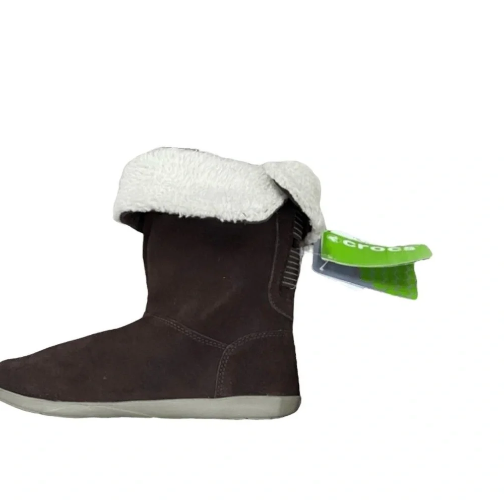 NWT Crocs‎ Womens Adela Foldover Fuzz Snow Boot Size 6 Mahogany Khaki Suede